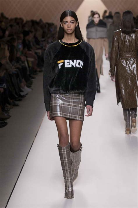 fendi collezione moda autunno inverno 2018-2019|fendi fall sewing pattern.